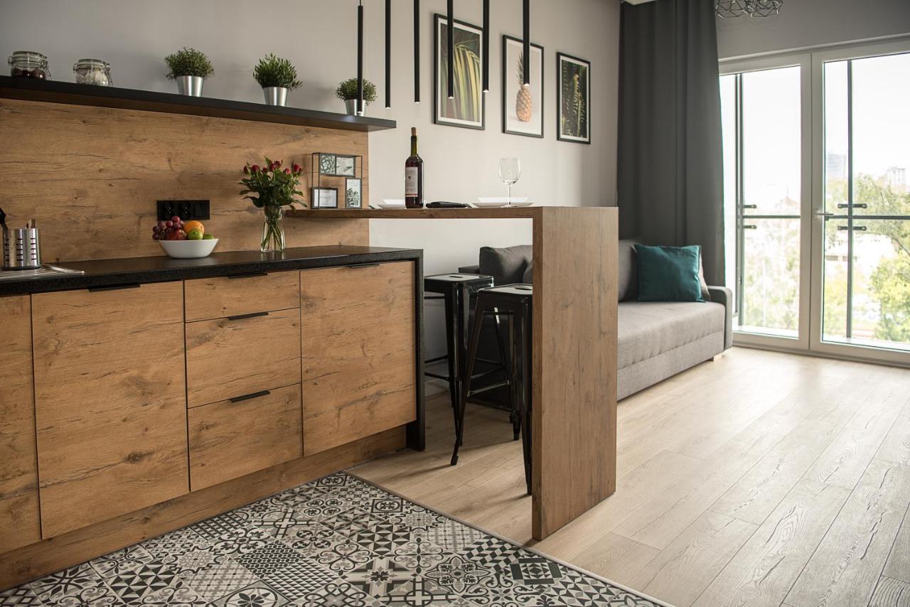 Wola Loft Apartment ワルシャワ エクステリア 写真