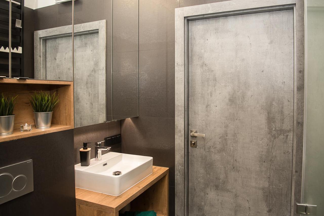 Wola Loft Apartment ワルシャワ エクステリア 写真