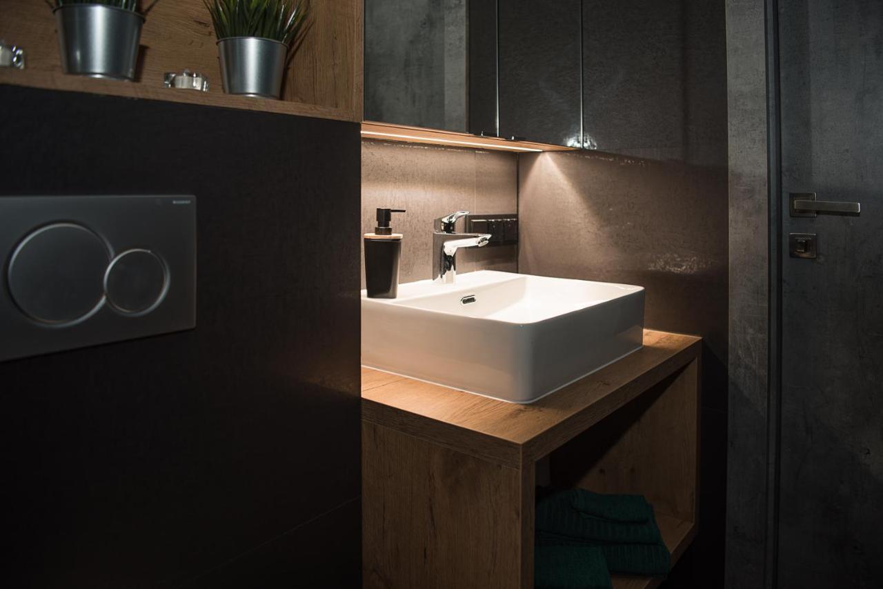 Wola Loft Apartment ワルシャワ エクステリア 写真